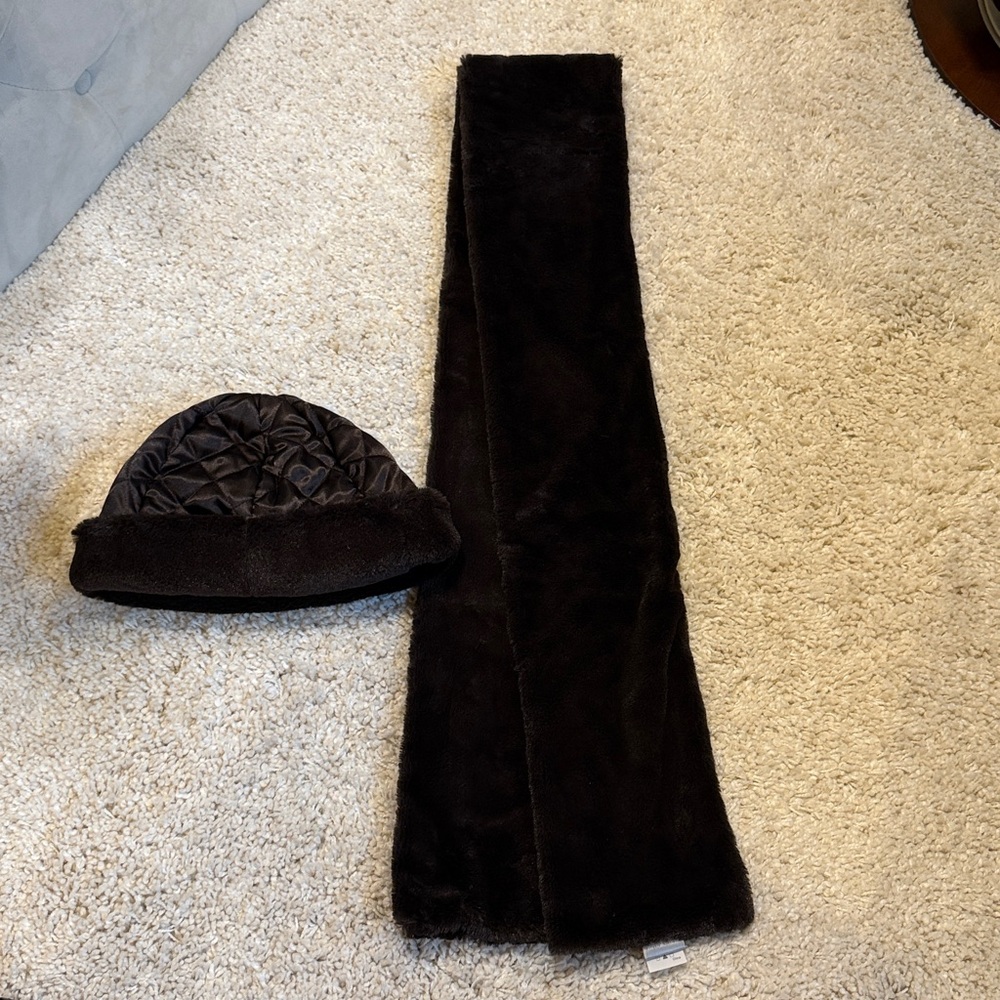 New Brookstone no tag luxe plush scarf hat set brown soft 65”x6” one size